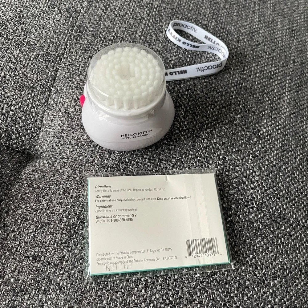 Free with purchase over $50
✨ Proactiv Hello Kitty face wash brush ✨ - Picture 3 of 3